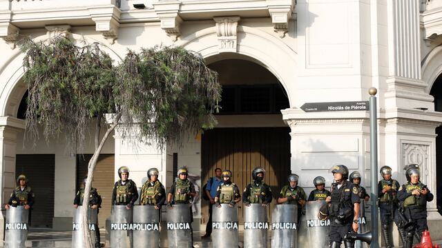 El centro de Lima en imágenes tras 10 días de bloqueos y descontrol