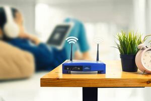 Tres sitios de la casa donde nunca poner el router de wifi si buscas máxima cobertura