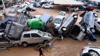 “Parecía una película del fin del mundo”: Valencia lucha para recuperarse tras inundaciones que dejan más de 150 muertos