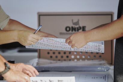 ONPE ahora afirma que fiscalizador del JNE no los acompañó por supervisar dos centros de acopio a la vez