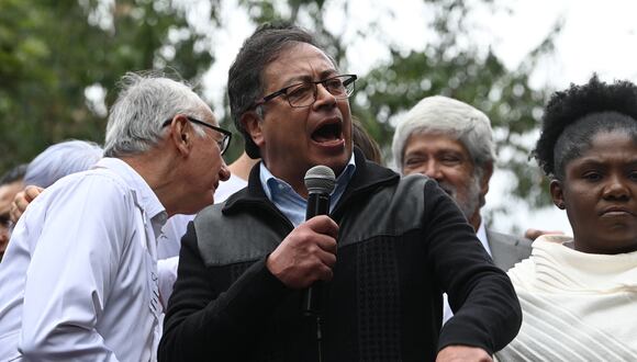 El presidente de Colombia, Gustavo Petro, habla durante una manifestación en apoyo de sus reformas sociales en Bogotá. (Foto: Juan BARRETO / AFP)