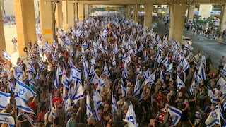 Las protestas en Israel se trasladan al principal aeropuerto del país: miles tomaron la entrada de la terminal aérea