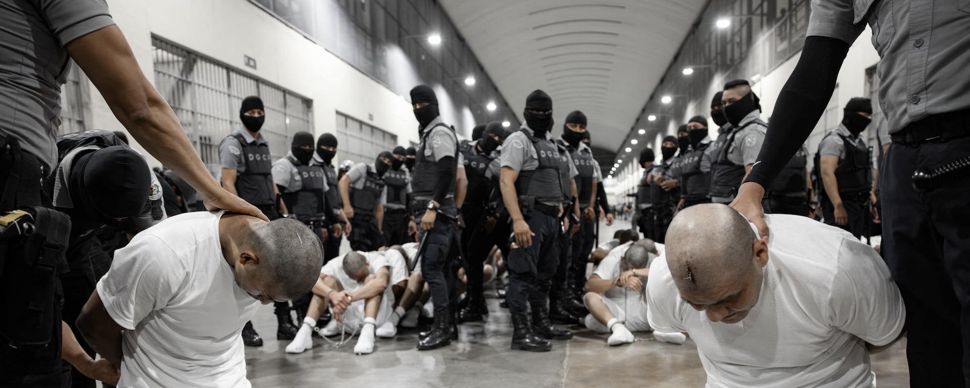 EE.UU. deporta a venezolanos a El Salvador: ¿Qué pruebas ha mostrado sobre su vínculo con el Tren de Aragua?