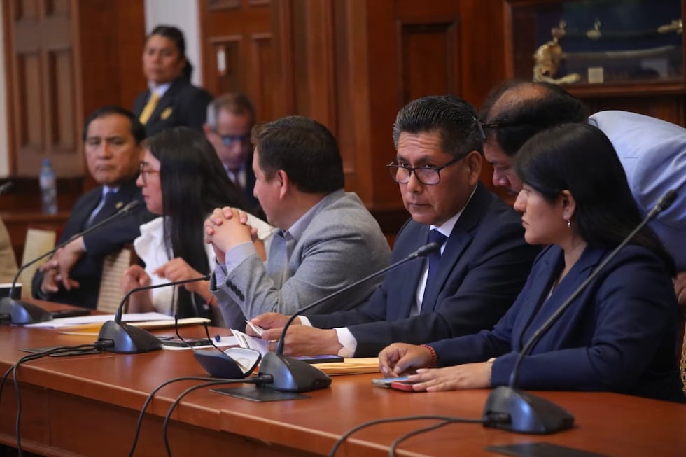 Víctor Cutipa, presidente de la Comisión de Energía y Minas, insistió en fórmula hasta el final. (Foto: Antonio Melgarejo/ @photo.gec)