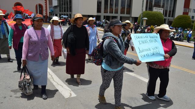 Así protestaron los maestros del Sutep en Puno