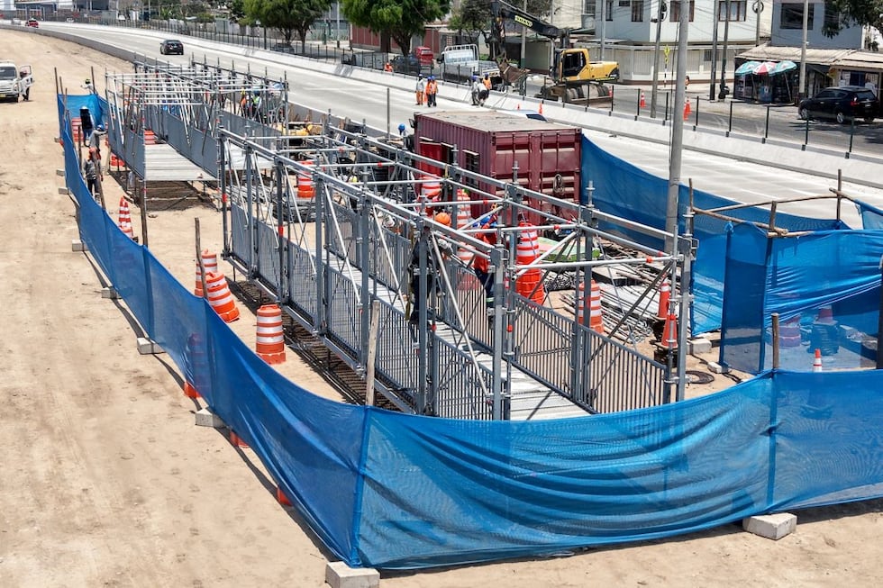 La Municipalidad de Lima ya determinó los puntos donde serán colocados los puentes peatonales provisionales. (Foto: Emape)