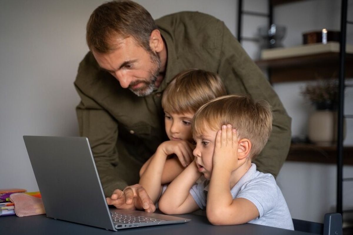 Para ver si le corresponde el pago del Crédito Tributario por Hijos, entre otros factores, se determinará por sus ingresos (Foto: Freepik)