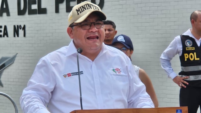 Ministro Santiváñez agradece al Congreso por norma que protege a policías