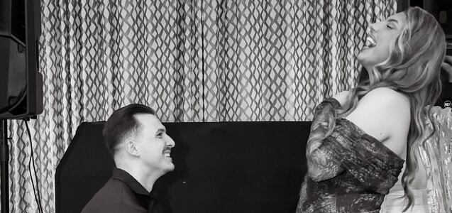 Esperaba una fiesta por superar el cáncer, pero lo que no imaginó fue que le pedirían matrimonio