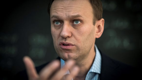El líder de la oposición rusa Alexei Navalny habla durante una entrevista con la AFP en Moscú el 16 de enero de 2018.  (Foto de Mladen ANTONOV / AFP).