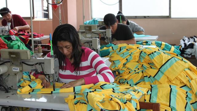 INEI: La mayoría de los pobres en el Perú trabaja en micro o en pequeñas empresas