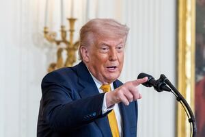 Trump dice que en Venezuela bailan “en las calles” por los ingresos del petróleo