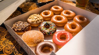 Krispy Kreme: estos días de julio regalará donas y café por el Día de la Independencia