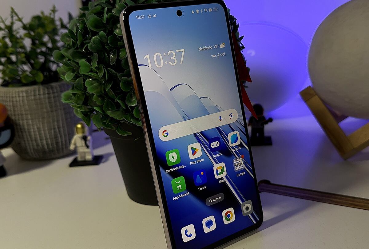 Su pantalla mide 6.67 pulgadas y viene con una resolución de 1080 x 2400 píxeles. (Foto: Mag)