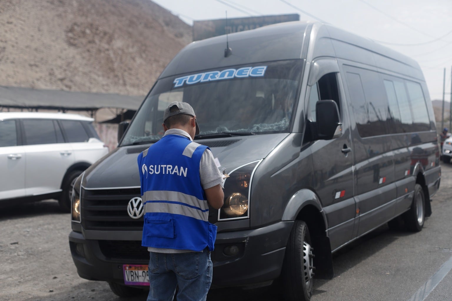 Inspectores de Sutran en pleno trabajo.