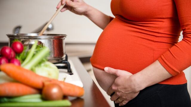 Qué alimentos perjudican al bebé durante el embarazo | Esta es la sugerencia de EsSalud