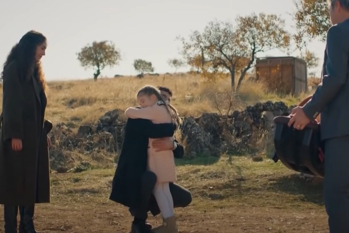La despedida de Gül Sadoglu de Miran en "Hercai" (Foto: ATV)
