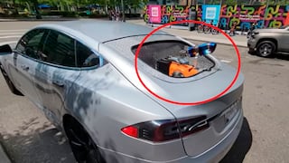 Autos eléctricos: youtuber se cansó de recargar su Tesla y le añadió un generador a gas | VIDEO