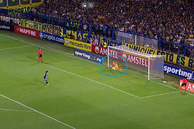 Con los pies, Viscarra ataja el penal. Captura ESPN