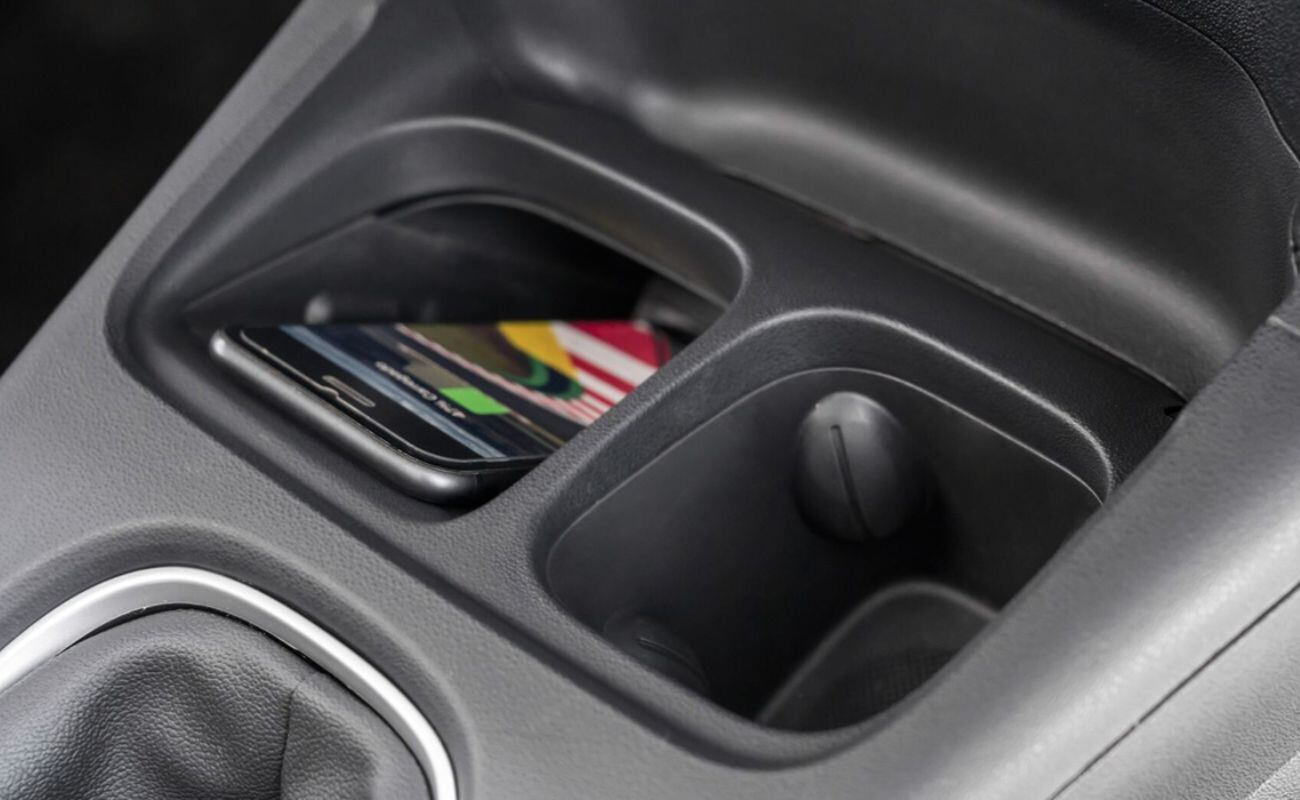 La versión Shine incluye un cargador inalámbrico (Foto: Citroën)