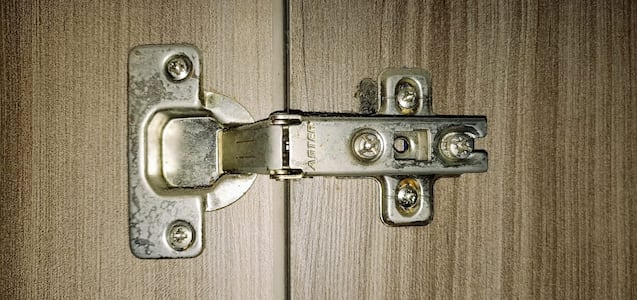 Cómo eliminar el óxido de las bisagras en simples pasos