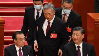 Expresidente chino Hu salió de cónclave del PCC por un malestar, según medios oficiales | VIDEO
