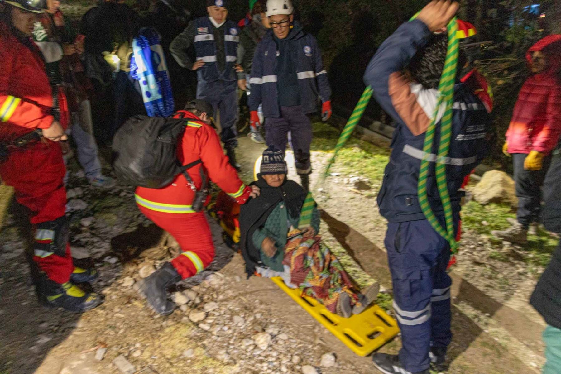 Sismo en Junín deja seis fallecidos, más de 20 heridos y graves daños en Pumpunya (FOTOS)