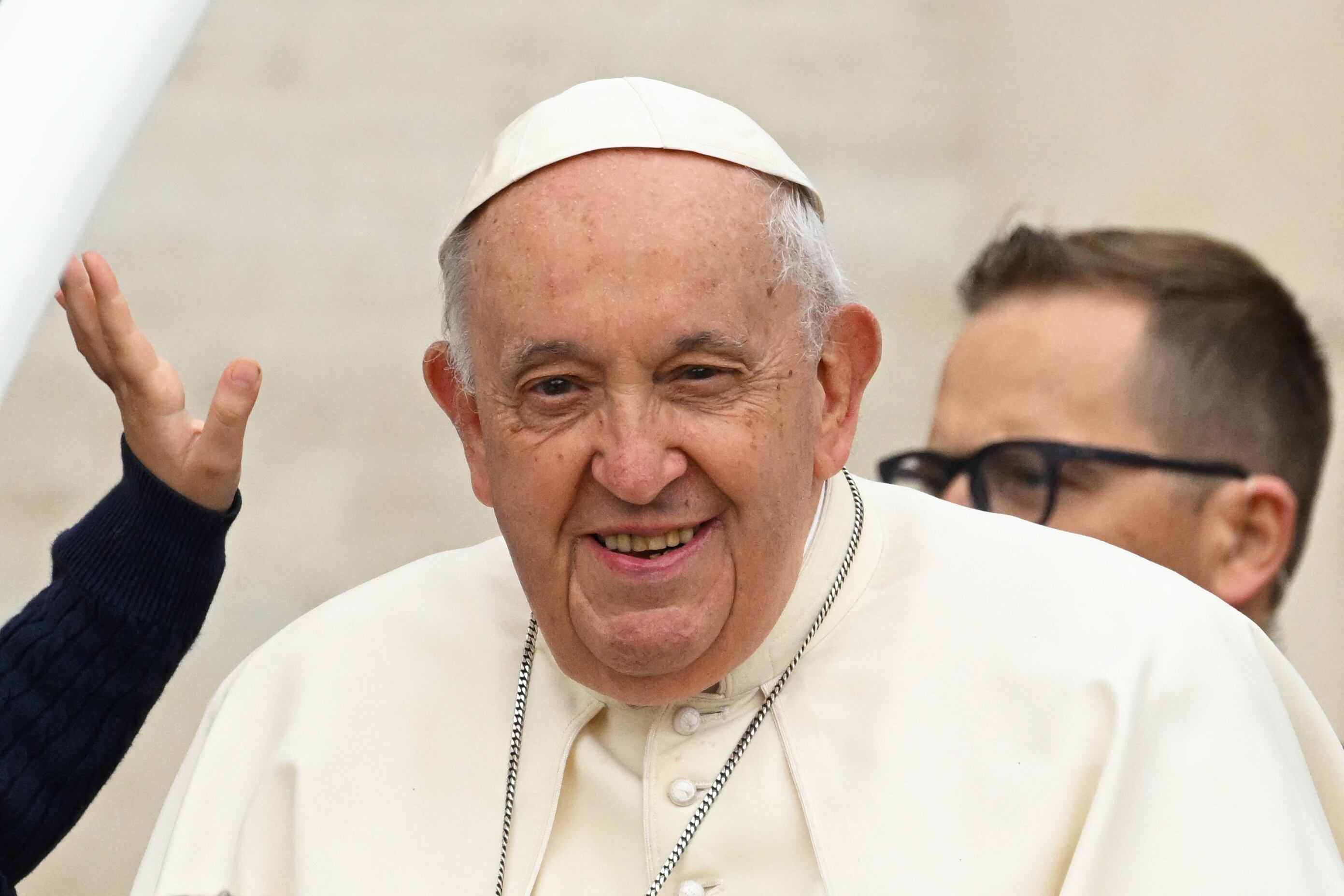 El Papa Francisco en la plaza de San Pedro en el Vaticano. (Foto de Andreas SOLARO / AFP / ARCHIVO)
