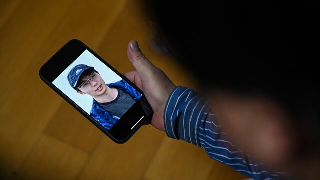 La muerte en la era de la IA: chinos usan esta herramienta para resucitar digitalmente a familiares