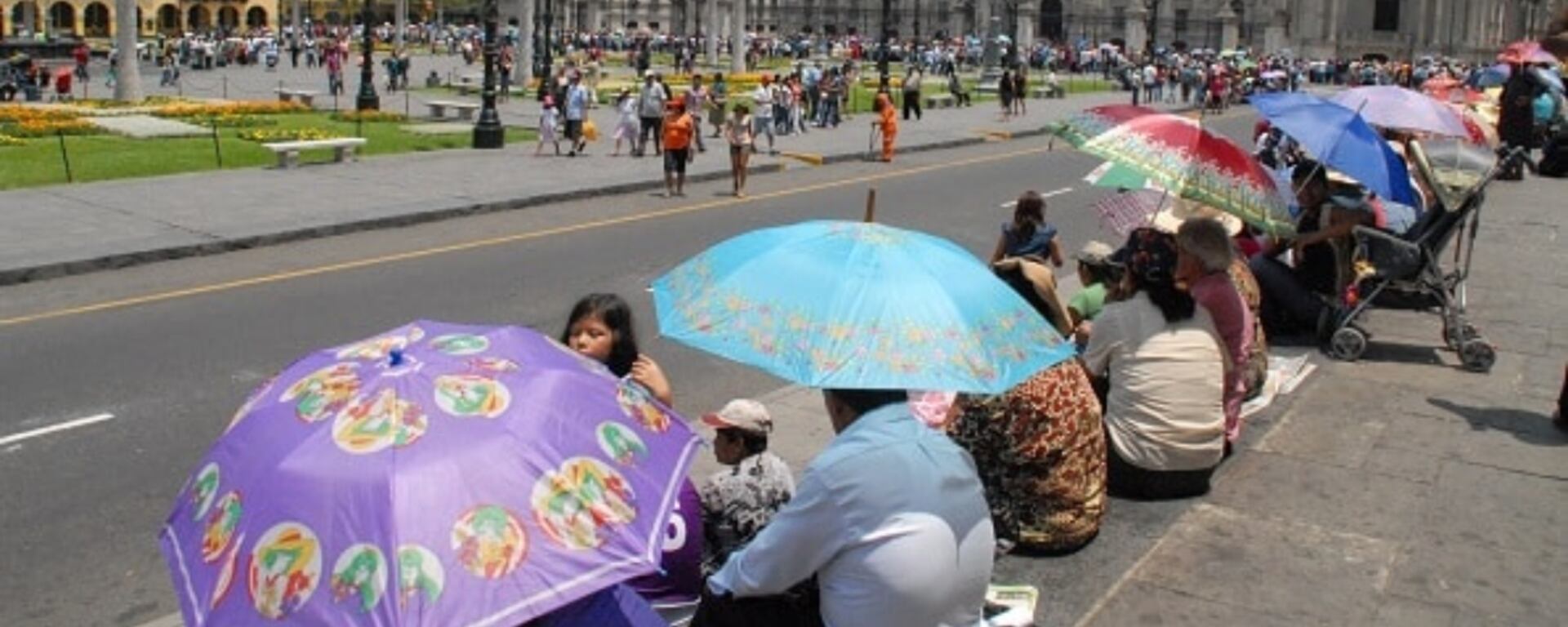 Entre golpes de calor y fuertes lluvias: el desafío de los ciudadanos por las intensas temperaturas en Lima y el norte del Perú