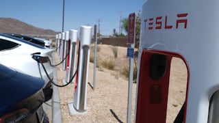 Tesla tiene prohibido vender sus autos con “conducción autónoma total” en California