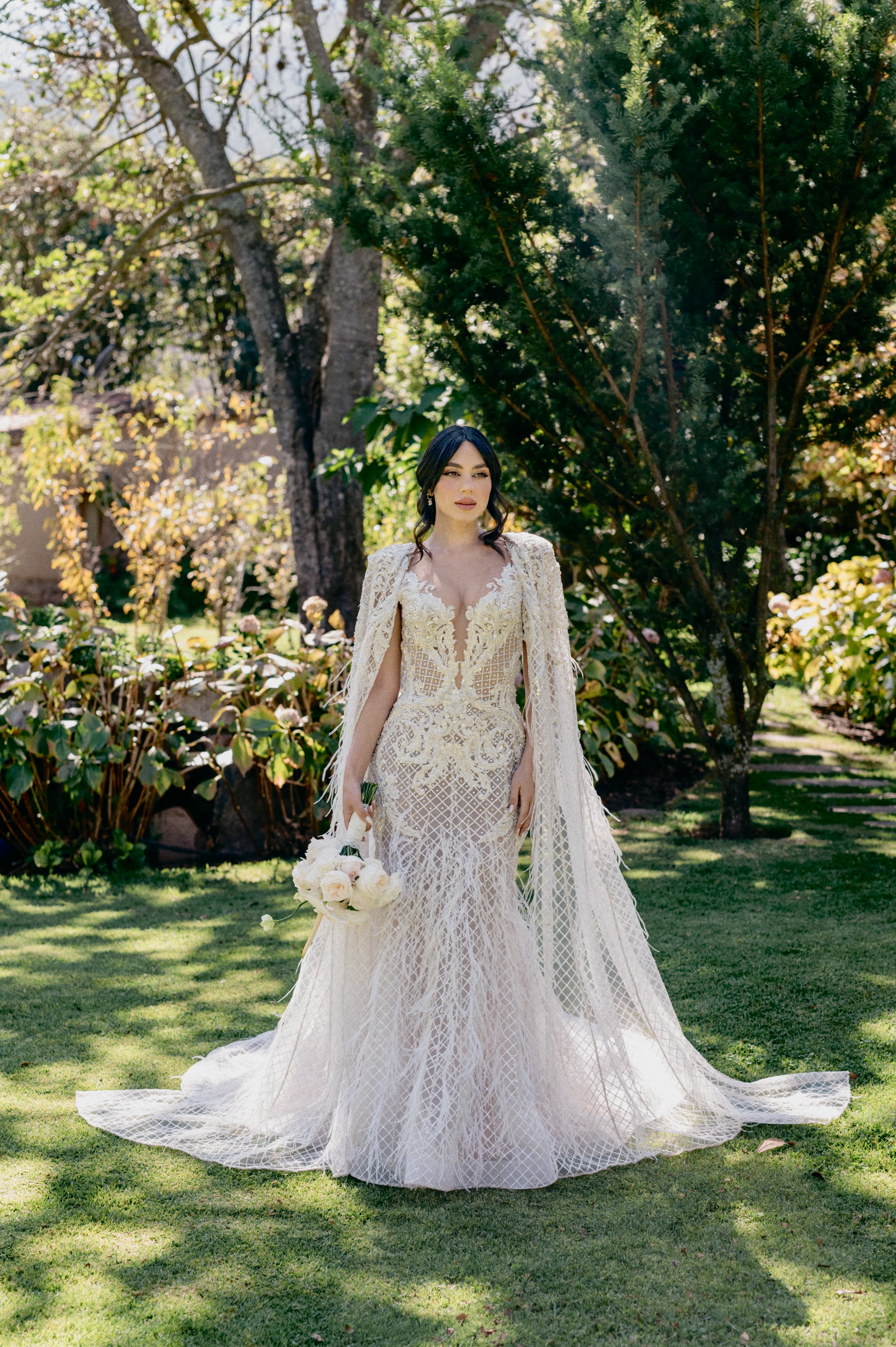 Vestido corte sirena con bordado y pedrería diseñado por Noe Bernacelli. (Foto: OmarandTeresa).