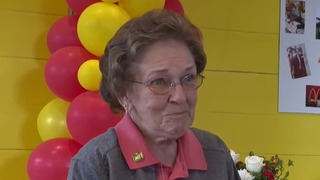 La mujer de Florida que celebró sus 53 años como trabajadora de McDonald’s