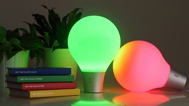 Esta lámpara absorbe el color de lo que la rodea para iluminar