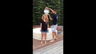 Shakira y Piqué aceptaron el reto y se bañaron con agua helada
