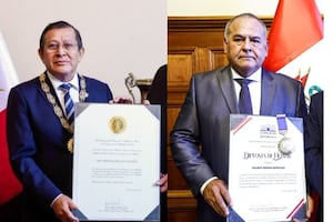 Presidente del Congreso Fernando Rospigliosi condecora a Eduardo Salhuana y abogado Wilber Medina