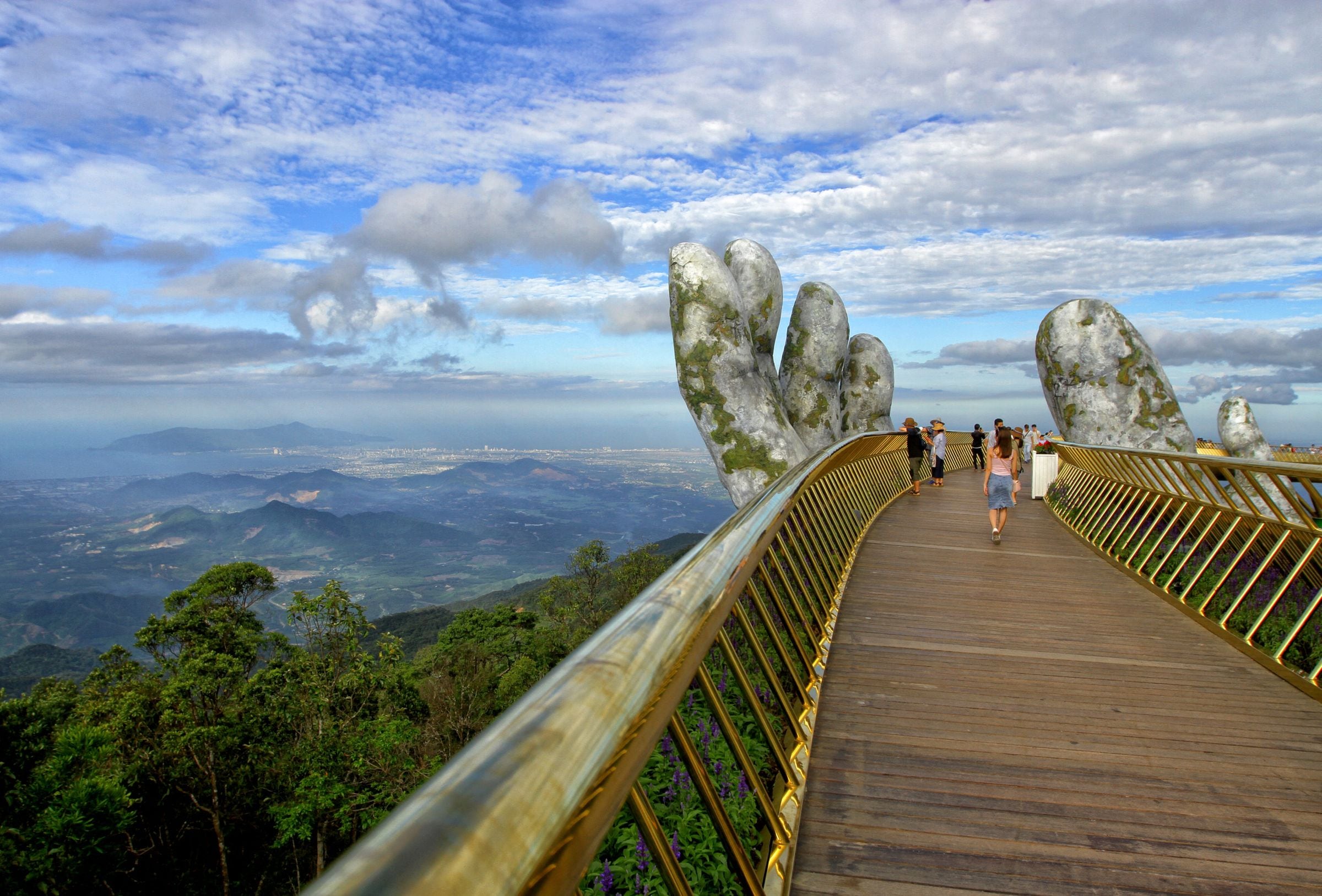 Las “Manos de Dios” o “Puente Dorado” es un gran atractivo (Foto: AFP)