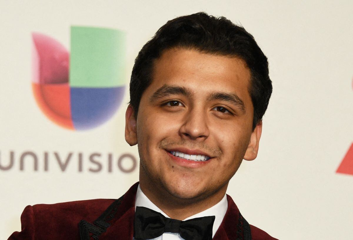 Christian Nodal estuvo presente en los "Premios tu Música Urbana" de Telemundo (Foto: AFP).