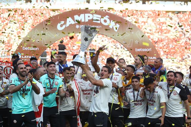 Lima, Domingo 12 de Noviembre del 2023.
¡La fiesta de los campeones! Evento de premiación al club Universitario de Deportes por la obtención de su campeonato 27 en el estadio Monumental en Ate.
Fotos: Leonardo Fernández / @photo.gec