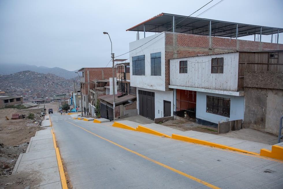 Expertos alertan que las laderas de los cerros son zonas donde ha aumentado la construcción de viviendas, pese a representar un alto riesgo ante desastres. Foto: GEC.
