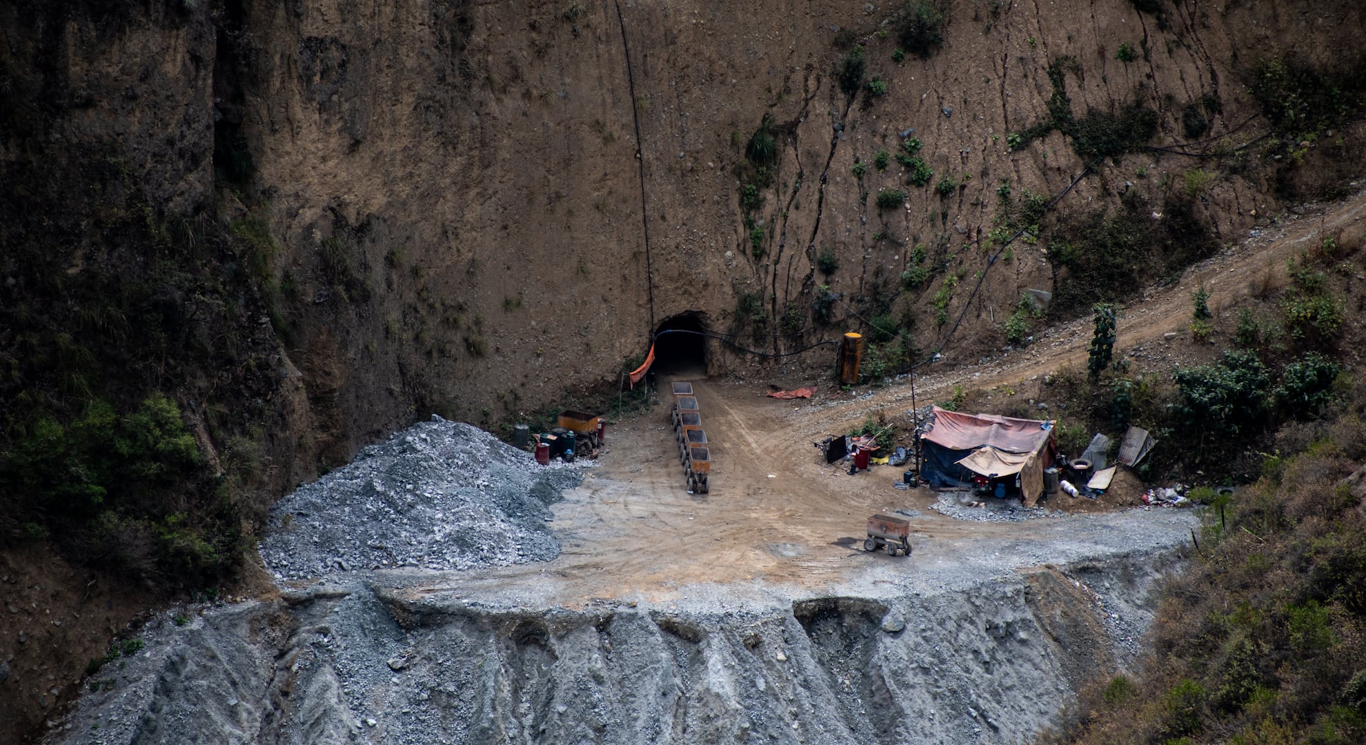 Más del  60% de los mineros informales operan en concesiones de terceros