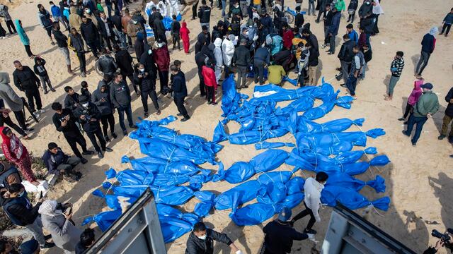 Israel devuelve decenas de cuerpos exhumados reportados como “robados” de Gaza