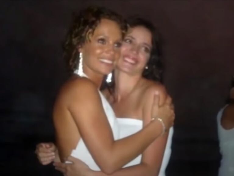 Jessica Coch y su mejor amiga, quien terminaría quedándose con su esposo (Foto: Tlnovelas)