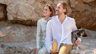 Emma Watson y su hermano se visten de Loewe para presentar su nueva marca de gin