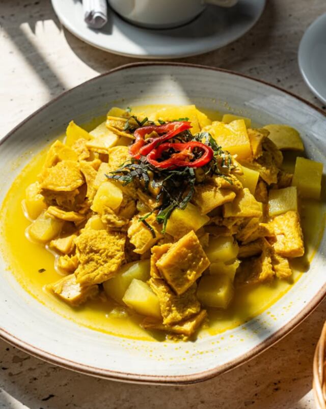 La Antigua Taberna Queirolo es un espacio tradicional peruano, en el que la especialidad de la casa es la gastronomía peruana. Además, cuenta con lo mejor de vinos y piscos para acompañar la visita. (Foto: Antigua Taberna Queirolo / Instagram)