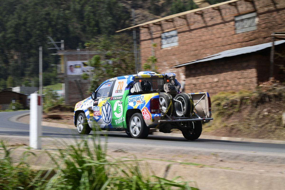 Álvaro Silva corre en una camionesta Amarok. (Foto: Itea Media)