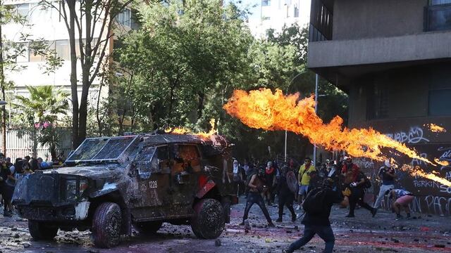 Cómo pasó Chile de ser un "oasis de estabilidad” al estallido social que llevó al histórico plebiscito
