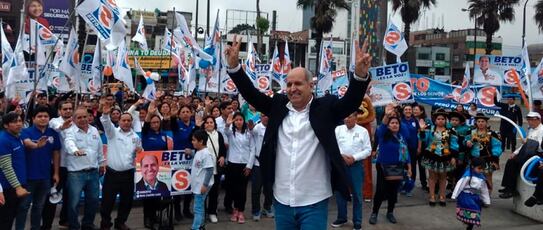 Precandidato a la alcaldía de Los Olivos