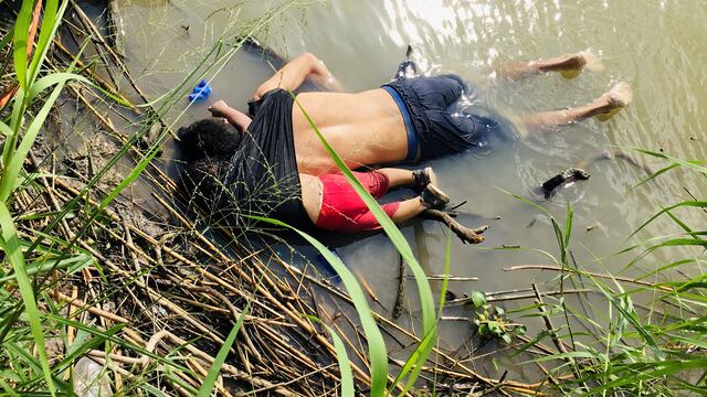 La foto de Valeria y su padre muertos refleja el drama migratorio