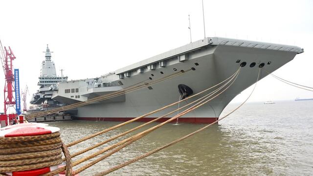 Cómo es el Fujian, el nuevo y más grande portaaviones de China con el que busca acercarse a EE.UU.